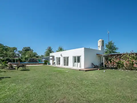 Barrio los pájaros, Carpintero 900