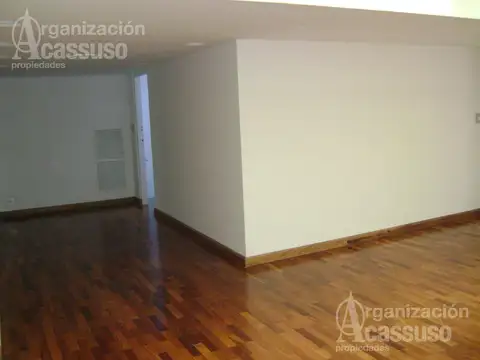 Casa 7 ambientes con 5 baños
