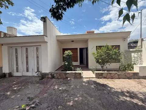 Casa en Venta en el Centro de Rivadavia, Mendoza