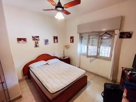 VENTA CASA DE 2 DORMITORIOS CON AMPLÍSIMO TERRENO
