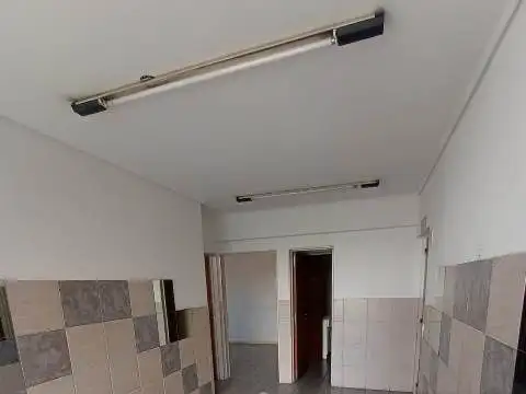 Oficina 3 ambientes con 1 baño