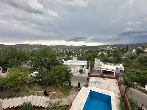 VENTA CASA 3 DORM CON DOS DPTO CARLOS PAZ CENTRO