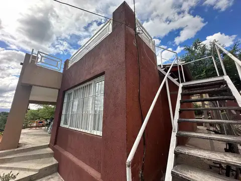 Casa 14 ambientes con 3 baños