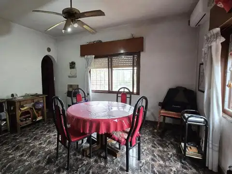 Casa 3 habitaciones parque cochera venta Ituzaingo norte