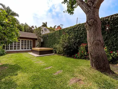 Casa 7 ambientes con 3 baños