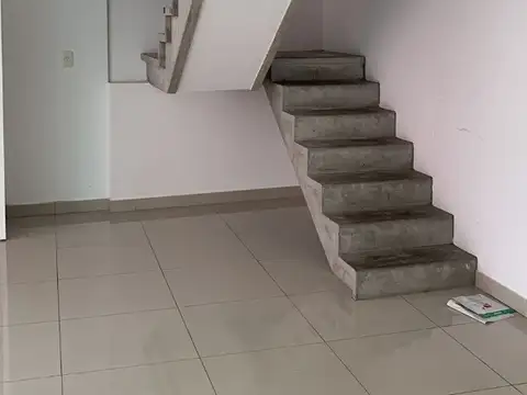 Departamento en Alquiler en Olivos Vias/Rio, USD 2.400