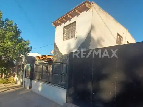 TRIPLEX EN VENTA 3 DORMIS MAS UN DEPTO-CENTENARIO
