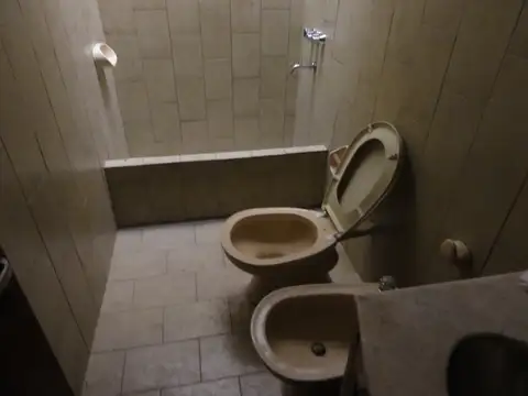 SE VENDE CASA CALDERON N 3700