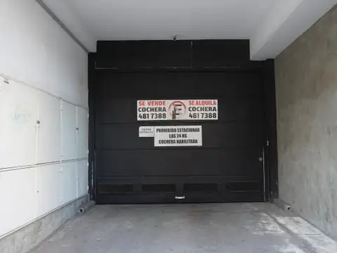 Venta Cochera a mts de Universidad de Medicina