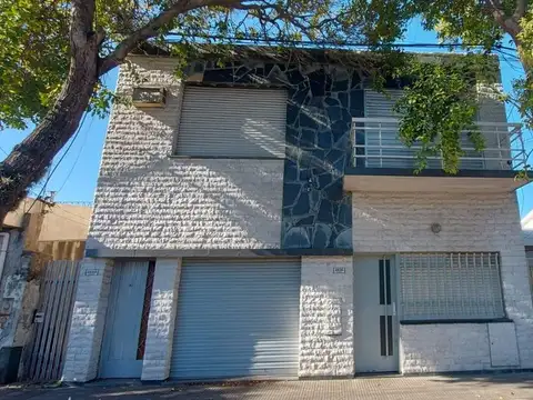 Venta casa 2 plantas 3 dormitorios local/cochera