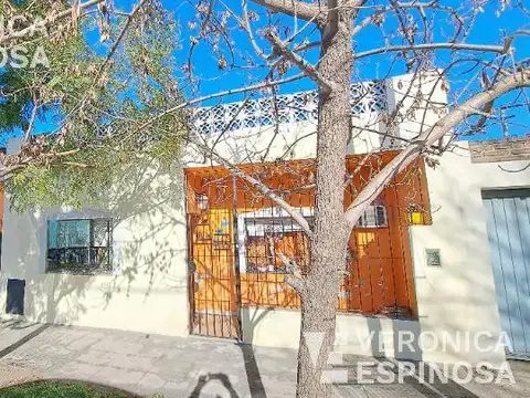 Casa Venta - Morón Sur Tres ambientes Patio Cochera