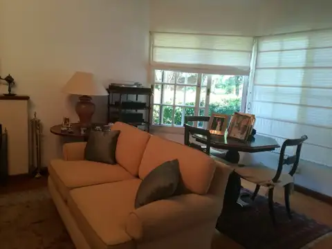 Chalet en venta de 4 dormitorios c/ cochera en Garín