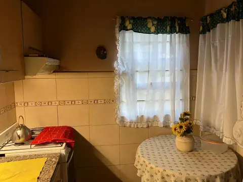 Departamento 4 ambientes con 2 baños