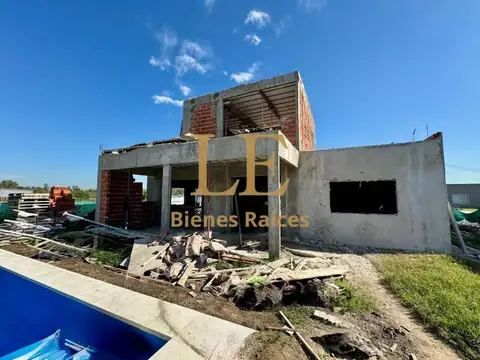 Casa 4 ambientes con 3 baños