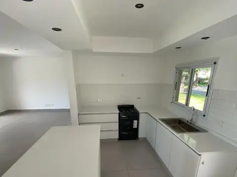 Casa en Venta en Pilar del Este - Santa Guadalupe, USD 199.950