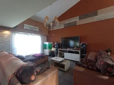 Pedernera 810 , Piso 1