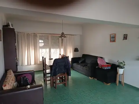 Depto Tipo Casa en Venta de 5 ambientes