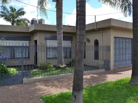 VENTA CASA AMBIENTES CON JARDIN EN I.CASANOVA