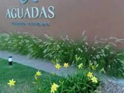 OPORTUNIDAD  Lote en Barrio Aguadas. Funes