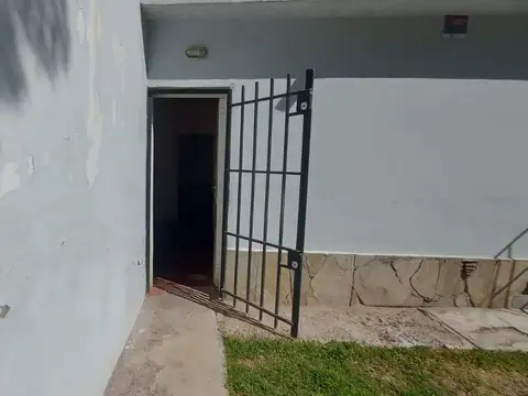 VENTA CASA/2 DEPARTAMENTOS RIVADAVIA MENDOZA