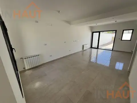 Depto Tipo Casa en Venta en Centenario, USD 140.000