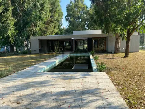 Casa en Alquiler en Miralagos Club de Campo