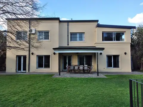 Casa en Alquiler Temporal de 4 dormitorios