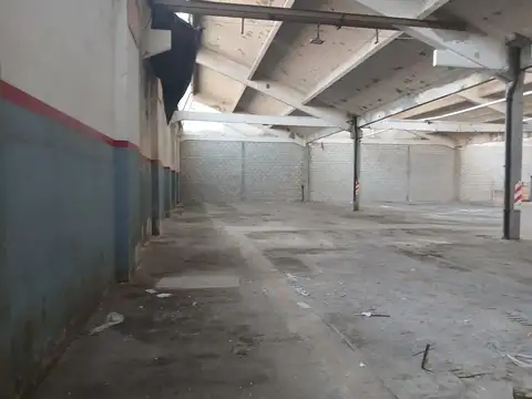 Depósito de 1055 m2 cubiertos en Florida