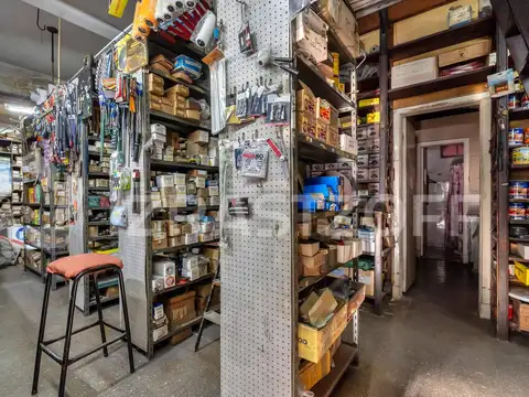 Local en esquina en venta de 200 m2 en Villa Lynch opción fondo de comercio