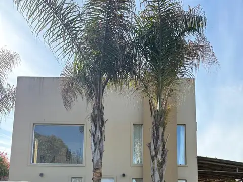 Casa a la venta en BC° Los Robles, La Cañada del Pilar