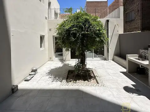 VENTA CASA 3 DORMITORIOS CON PATIO Y TERRAZA EN BARRIO LOURDES
