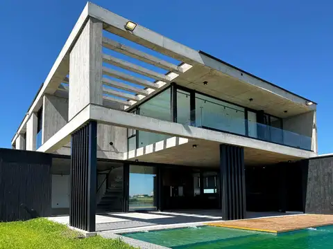 Av. de los lagos 1600