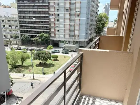 Departamento 3 ambientes con balcón