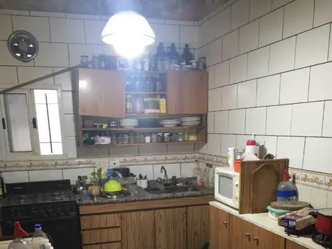 CASA 4 AMBIENTES CON FONDO LIBRE