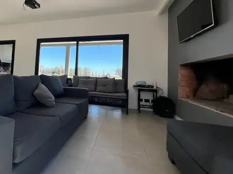 Casa en Venta con 5 cocheras