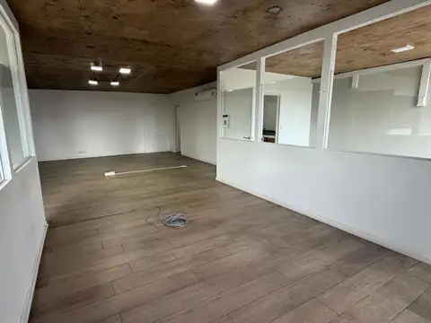 Oficina en Alquiler al Norte