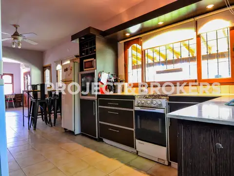 Casa 3 ambientes con 2 baños