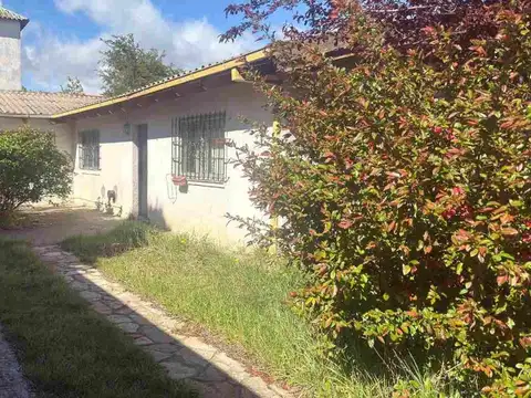 Casa 4 ambientes con 1 baño