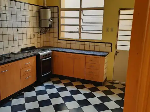 VENTA CASA 4 AMB EN JOSE LEON SUAREZ