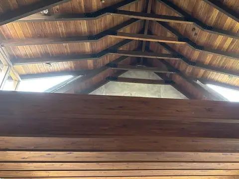 Hermosa casa, sólida, a terminar, en excelente zona de Roldán