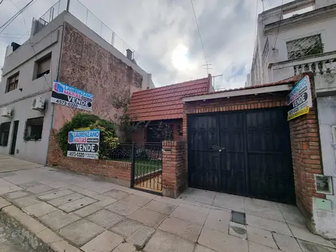 CASA 4 AMBIENTES CON GARAGE,PATIO, TERRAZA Y PARRILLA - VILLA PUEYRREDON