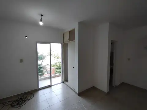 DUVIVIER 200, Piso 1