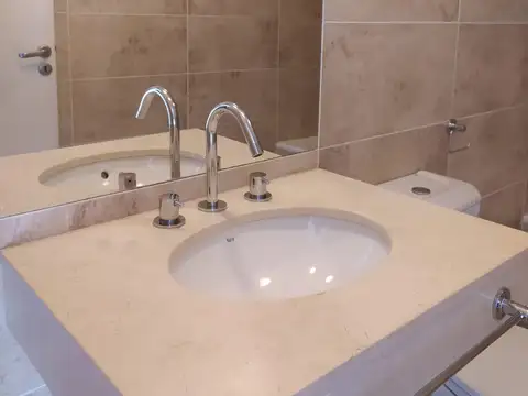 Departamento en Alquiler con 1 cochera