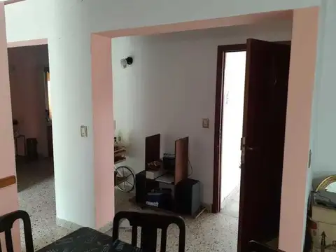 De la Barca e/ 7 y Alonso