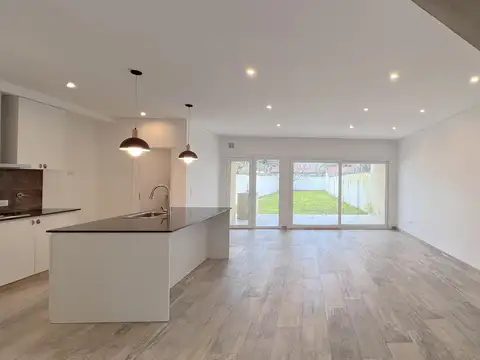 24 MESES | CASA DE 4 AMBIENTES A ESTRENAR | CONSTITUCION |