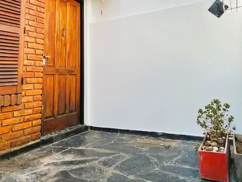 Casa 2 ambientes con 1 baño