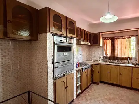 Casa 5 ambientes con 2 baños