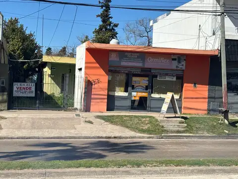 Oportunidad, Local y 2 viviendas en venta en Benavidez