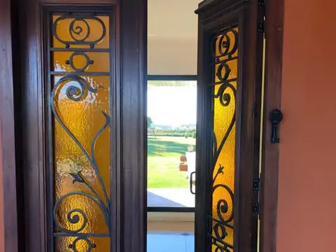 Casa 4 ambientes con 4 baños