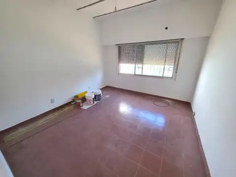 Casa en Venta con 6 cocheras
